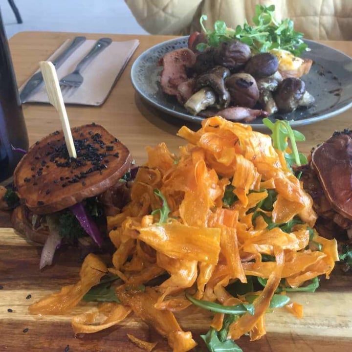 photo of The Natural Choice Jackfruit Sliders shared by @shelbyp on  12 Nov 2020 - review