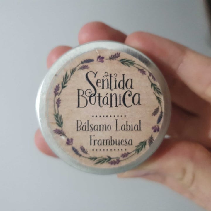 photo of Sentida Botánica Bálsamo Labial Frambuesa shared by @mariecrisb on  17 Sep 2019 - review