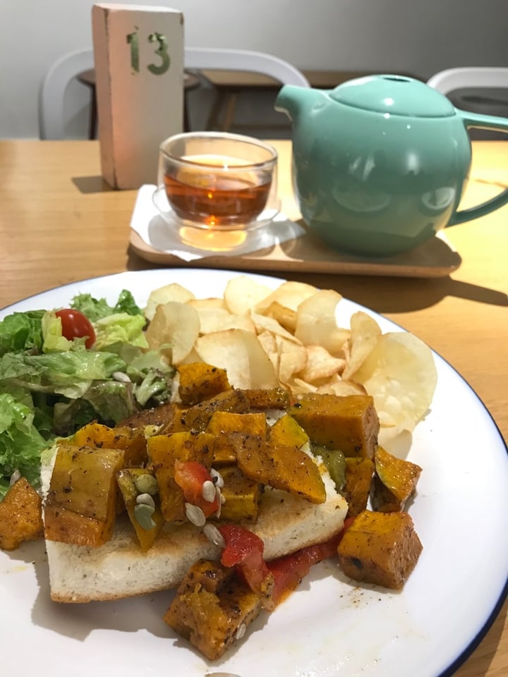 photo of Grids & Circles Veganised Roasted Pumpkin Toast shared by @mariche9 on  26 Nov 2019 - review