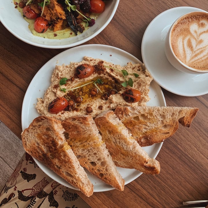 photo of Glasshouse Sourdough with Hummus shared by @lilykhin on  08 Dec 2020 - review