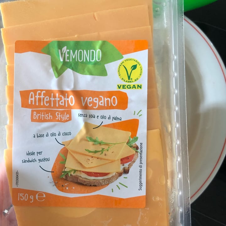 photo of Vemondo Affettato vegano British style shared by @norahmegh on  04 Sep 2022 - review