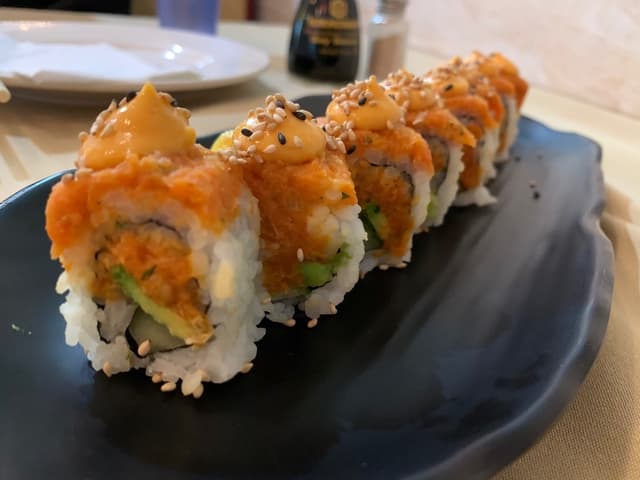 菜肴“Spicy Tuna Specialty Roll”的照片