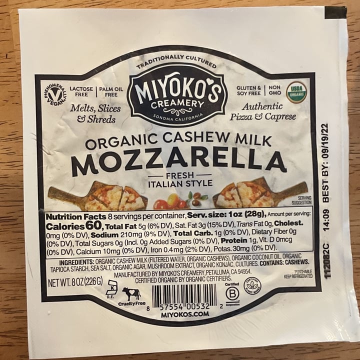 photo of Miyoko's Creamery Organic Cashew Milk Mozzarella Fresh Italian Style shared by @mol on  18 Aug 2022 - review