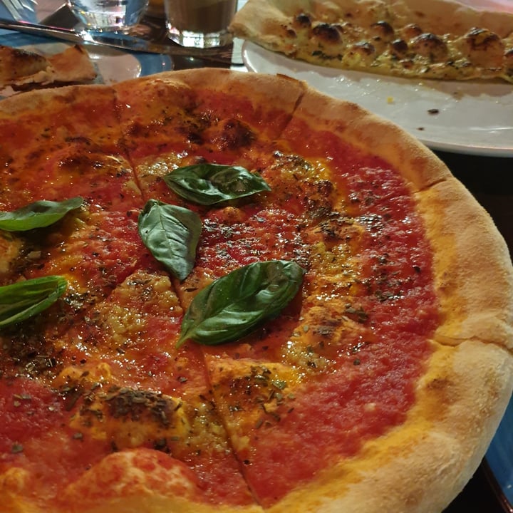 photo of L'operetta Corner Bar Marinara Pizza shared by @hermainesay on  19 Jun 2022 - review