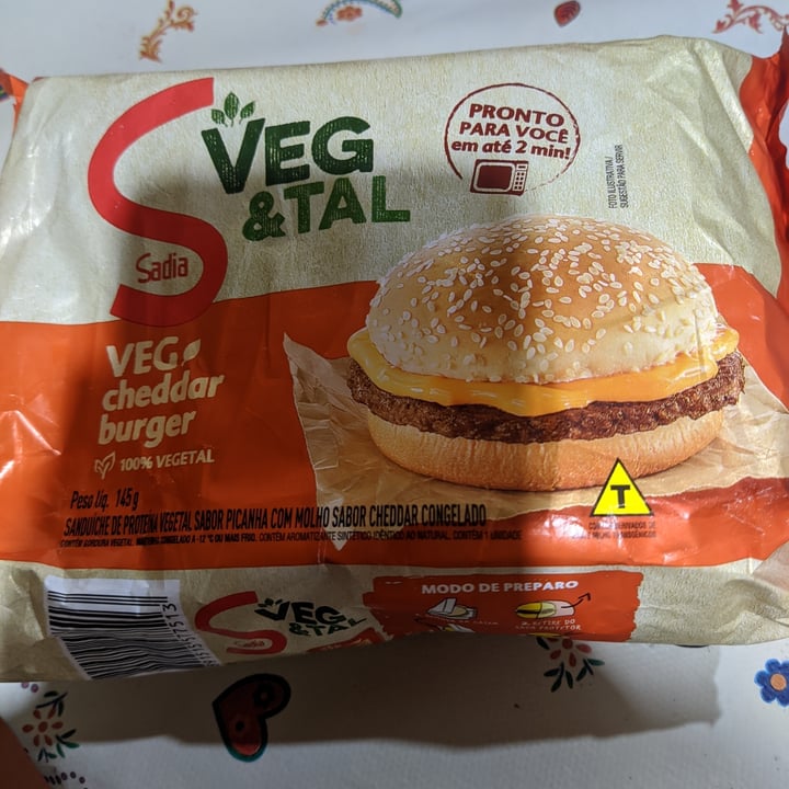 photo of Sadia Veg Cheddar Burguer shared by @imsbruna on  04 Dec 2022 - review