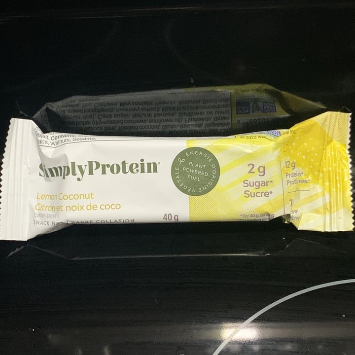 photo of Simply Protein Lemon Coconut bar shared by @nbacha on  04 Nov 2022 - review