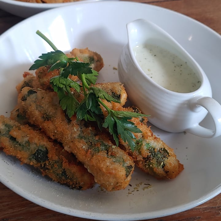 photo of Cleavy's Vegan & Vegetarian Eatery Zucchini Fries shared by @maiagaia on  03 Sep 2022 - review