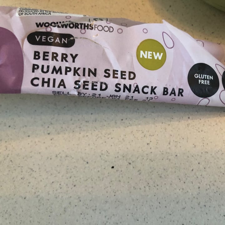 photo of Woolworths Food Berry Pumpkin Seed Chia Seed Snack Bar shared by @fitphilthevegangirl on  22 Dec 2020 - review