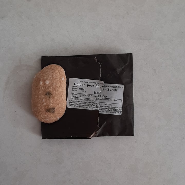 review photo of LUSH Fresh Handmade Cosmetics golden pear shared by @9esme2 on 02 Apr 2022 - review