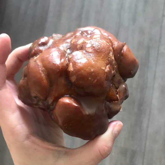 Foto do prato “Vegan Apple Fritter Donut”