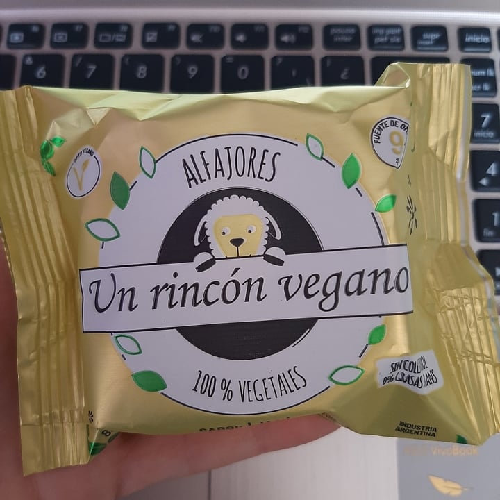 photo of Un Rincón Vegano Alfajor de Limón shared by @camillaolivia on  12 Nov 2020 - review