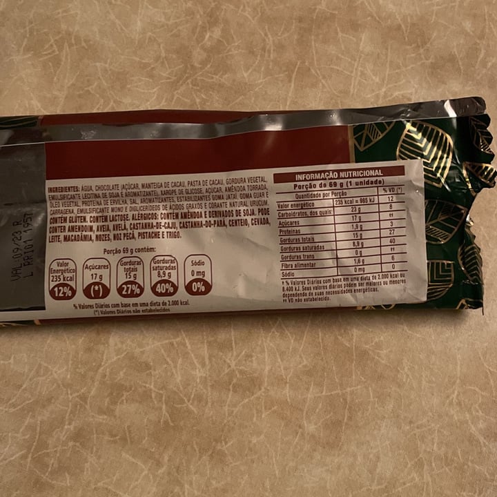 photo of Magnum Magnum Vegan Almond shared by @alessandraanno on  07 Apr 2022 - review