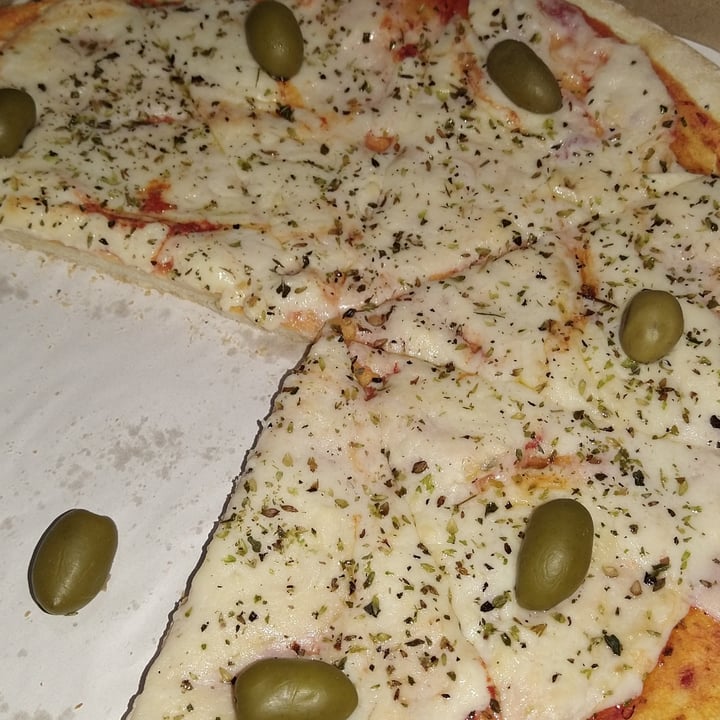 photo of Empanadas de 10 Pizza De Muzzarella shared by @miguelveg80 on  09 Oct 2020 - review