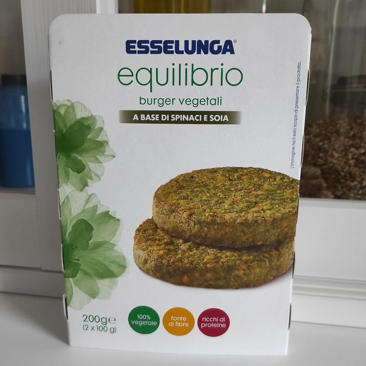 photo of  Esselunga Burger a base di spinaci e soia shared by @rosellapass on  27 Mar 2022 - review