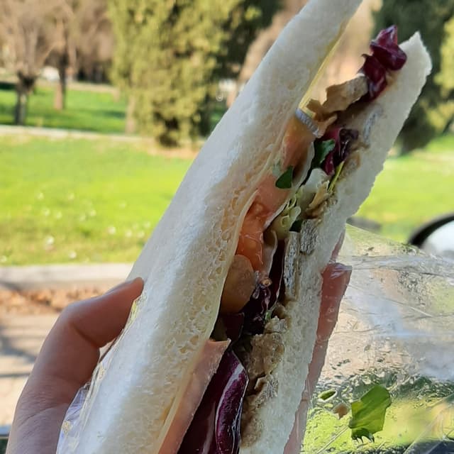菜肴“Tramezzino con Kebab Vegan”的照片