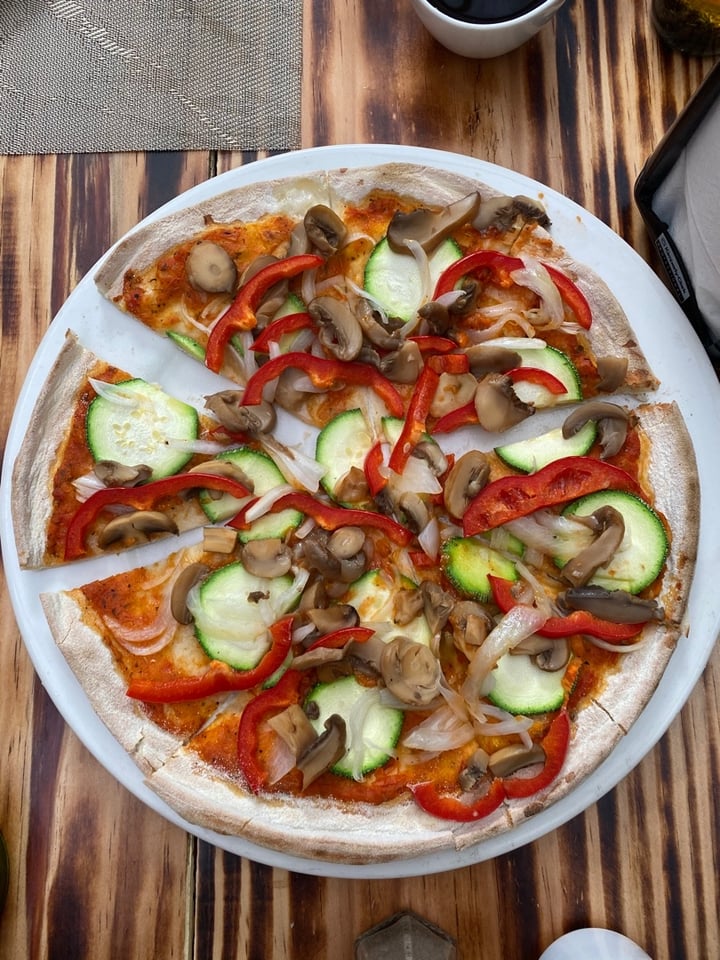 photo of Di Maria Pizza De Vegetales Sin Queso shared by @danimedco on  05 Mar 2020 - review