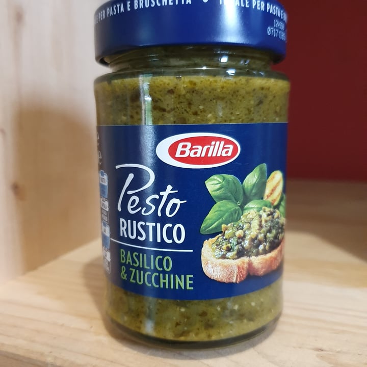 photo of Barilla Pesto Basilico e Zucchine shared by @vegfr on  10 May 2020 - review