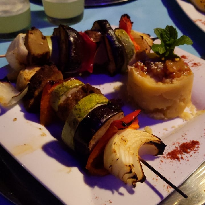 photo of Tantra Salta Restaurante Vegetariano Brochette de seitán con verduras y puré con chutney de peras shared by @cardolina on  11 Jan 2022 - review