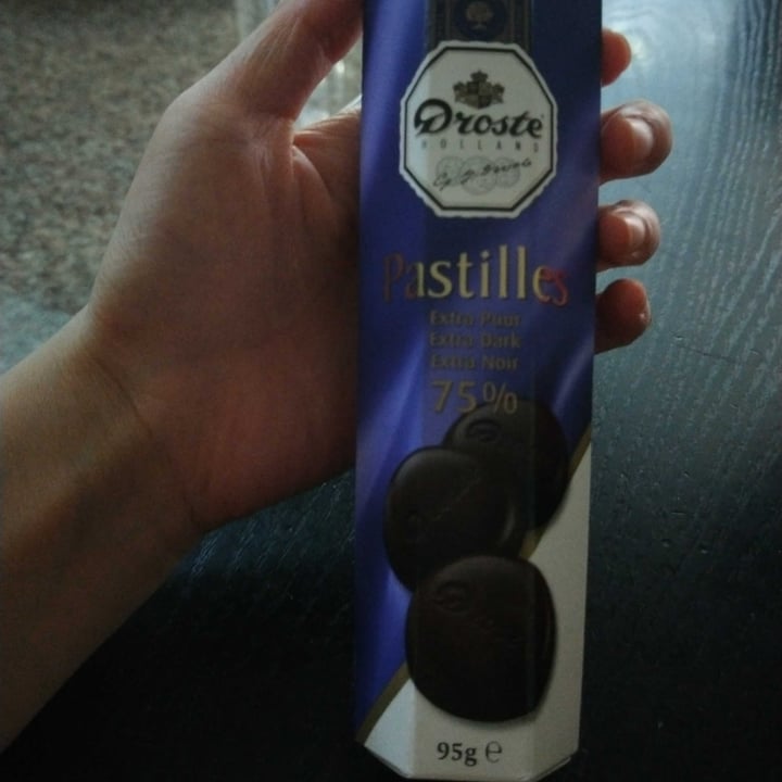 review photo of Droste 75% Extra Dark Pastilles shared by @sproutys on 16 Nov 2020 - review
