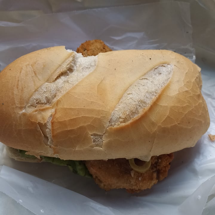 photo of Loving Hut Microcentro Tofu Sandwich shared by @purpleveg on  03 Jul 2022 - review