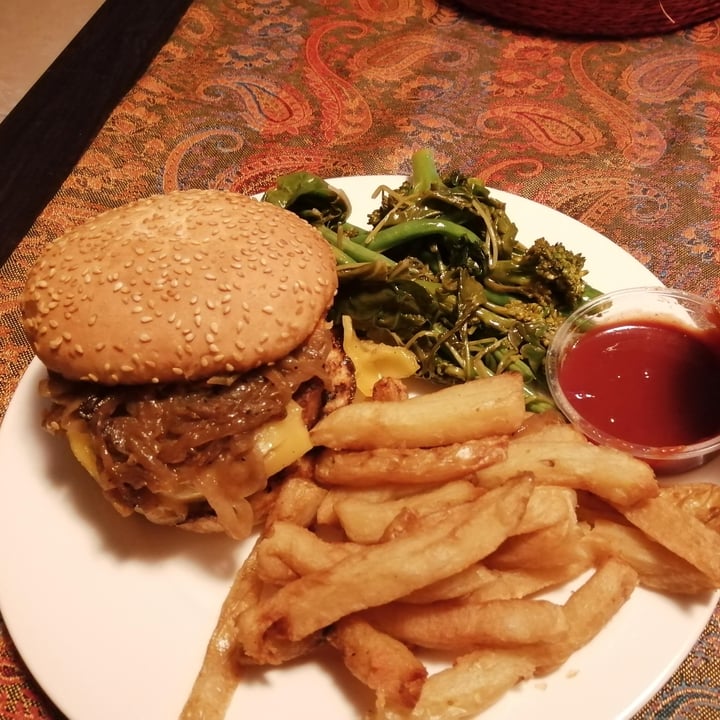 photo of Blockhouse Kitchen The dirty vegan cheeseburger shared by @chadgoldsworthy on  20 Dec 2020 - review