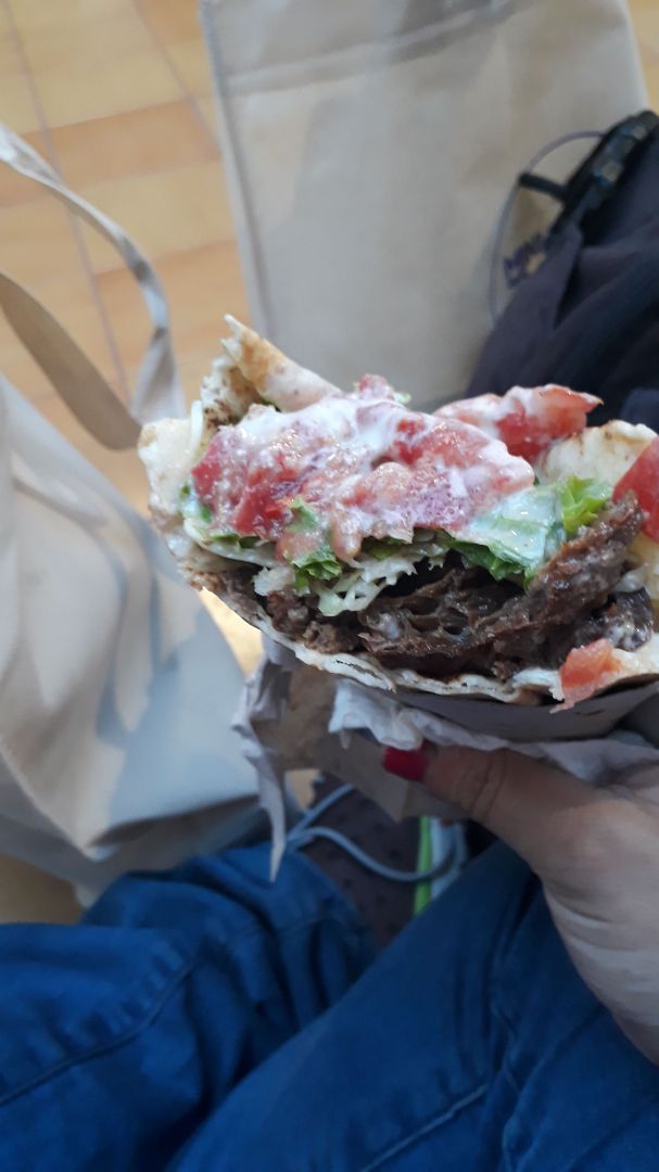 photo of Mini Supers Veganos Shawarma De Seitan shared by @marilinarojas on  24 Dec 2019 - review