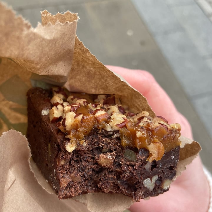 photo of Starbucks Caramel Peacan Brownie shared by @charlouise on  10 Jan 2022 - review