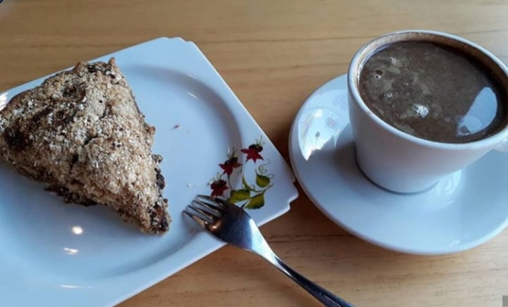 photo of YAKRUNA Almacén Natural Crumble De Manzana Con Café De Algarroba Y Leche De Almendras shared by @lucianaari on  07 Dec 2019 - review