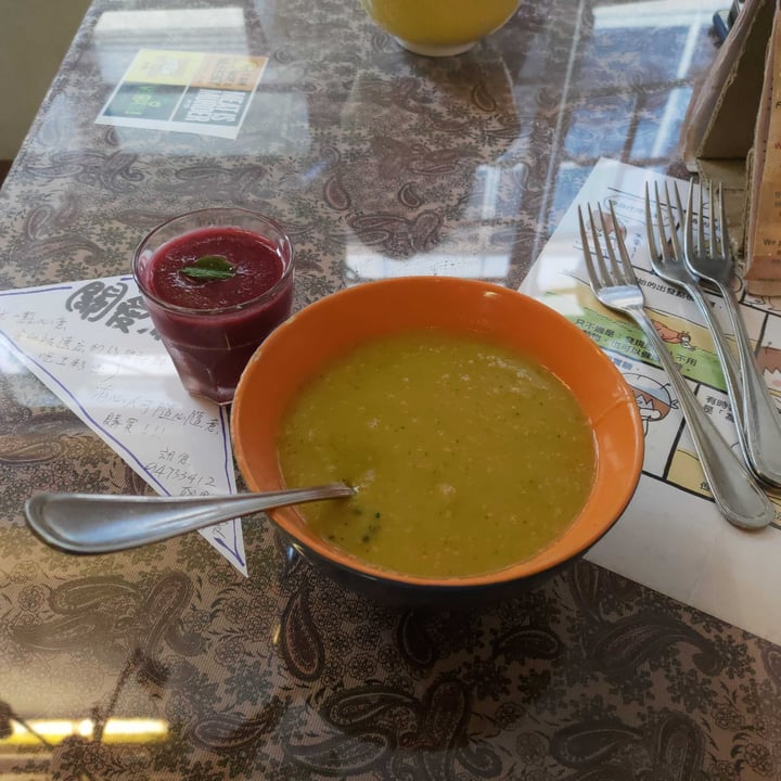 photo of Soland Avacado Sushi shared by @alexanderan on  13 Sep 2022 - review