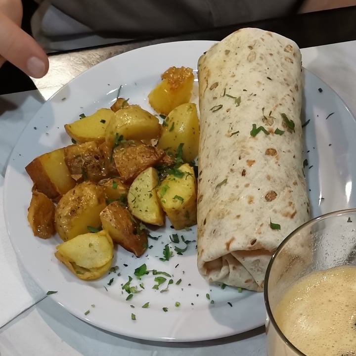 review photo of Sana vegetariana wrap mexicano shared by @laurauf on 21 Nov 2022 - review