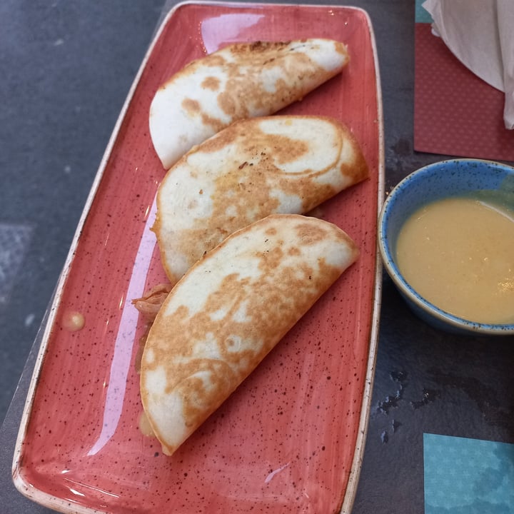 photo of Britos Milano Quesadilla victoria shared by @brendains on  25 Jun 2022 - review