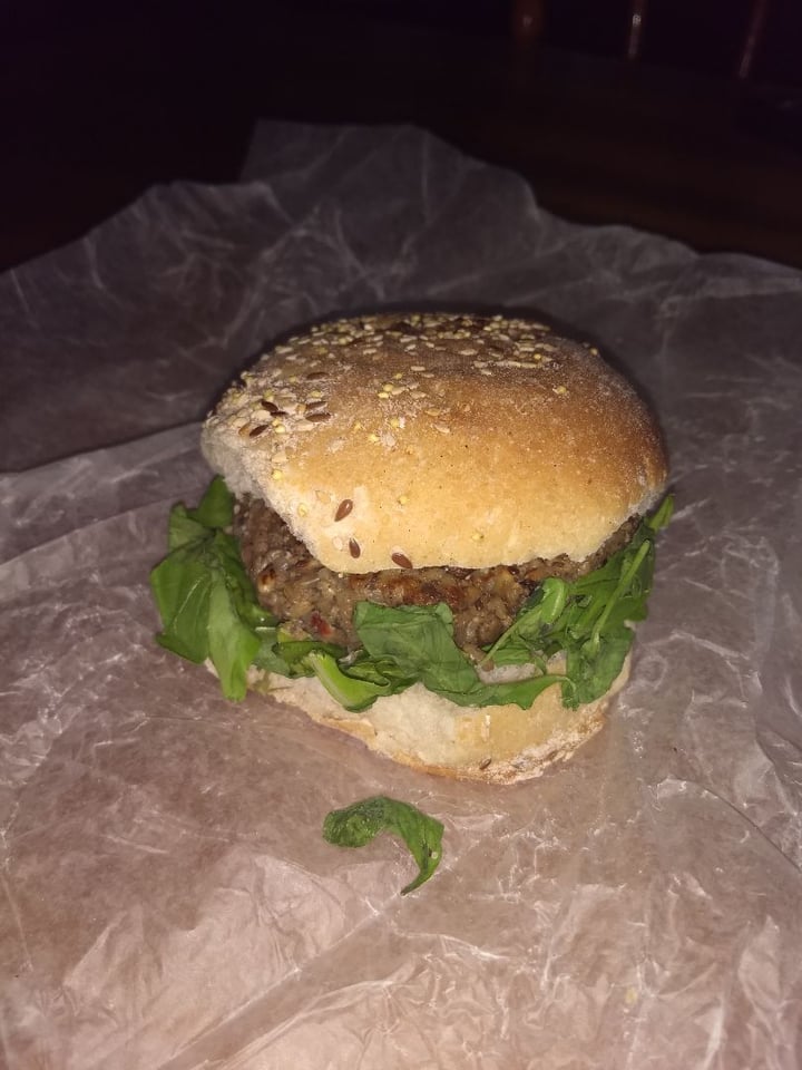 photo of Casa Mhia Hamburguesa de quinoa shared by @rashtfer on  02 Aug 2019 - review