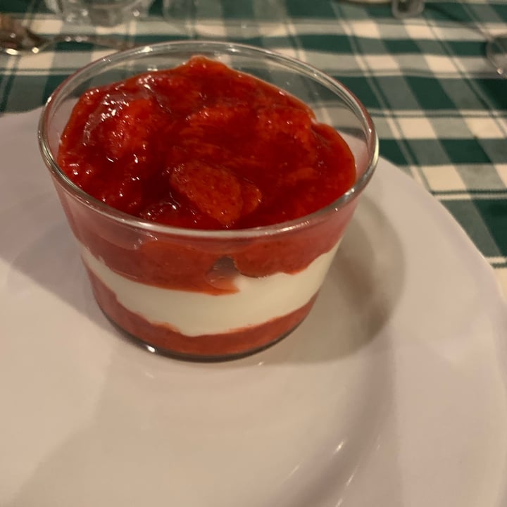 photo of Gli Attortellati Crema alle mandorle e fragole shared by @mary-g on  04 Jun 2022 - review