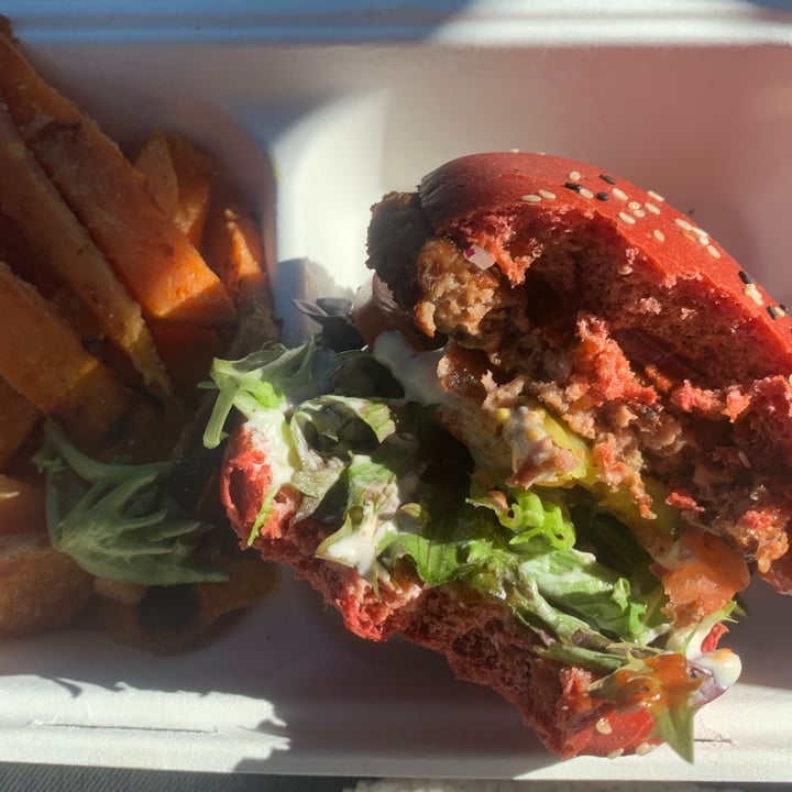 review photo of Oliver's Real Food - Euroa Oli Burger shared by @natski on 23 Jul 2022 - review