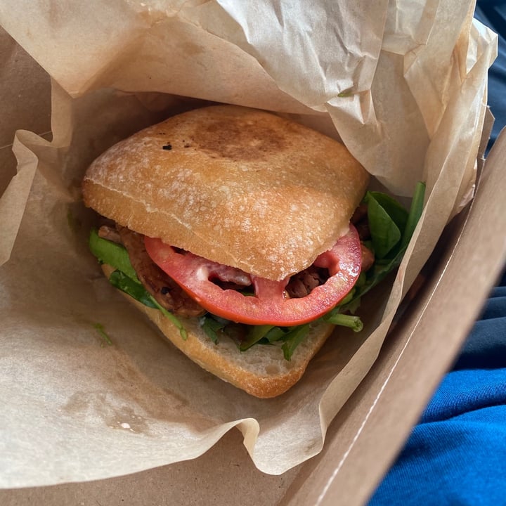 photo of Whole Foods Market TTLA (Tempeh, tomato, lettuce, avocado) Sandwich shared by @mattyb on  26 Jul 2020 - review