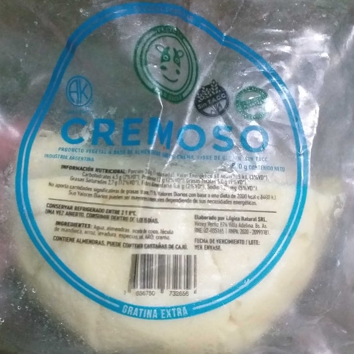 photo of Felices Las Vacas Queso Cremoso shared by @luciaroveta on  05 Apr 2021 - review