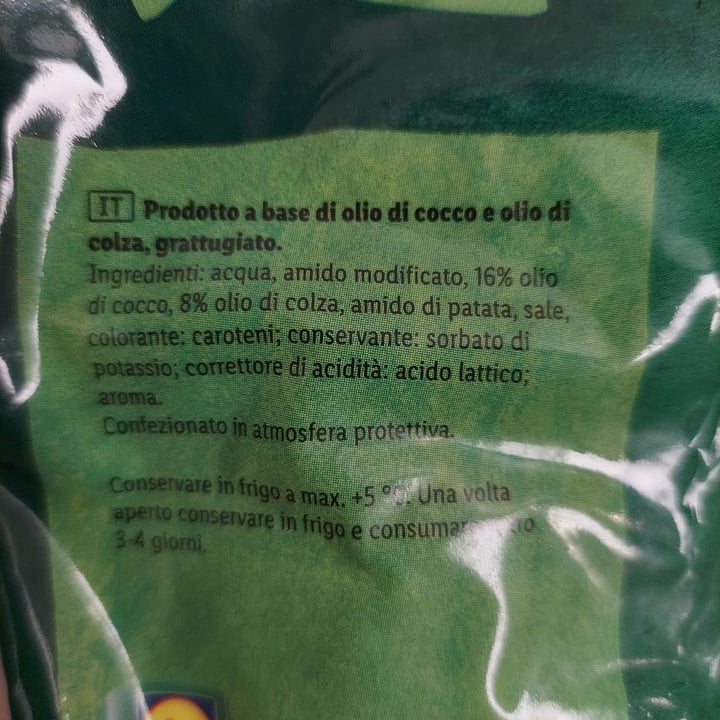 photo of Vemondo Grattugiato Vegano shared by @acsecnarf on  10 Dec 2021 - review