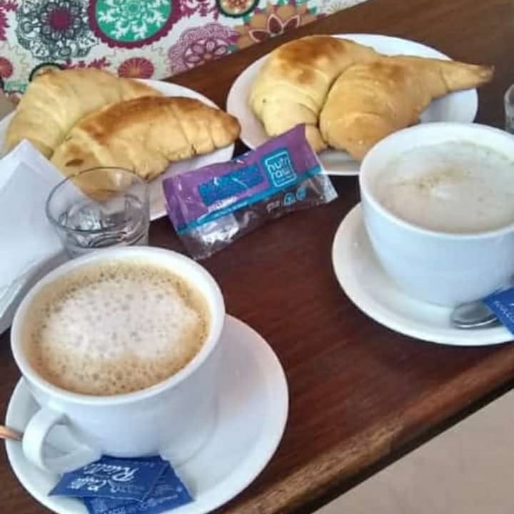 photo of Raymundo Café Vegan Cafe Latte shared by @stelladequilmes on  02 Dec 2021 - review