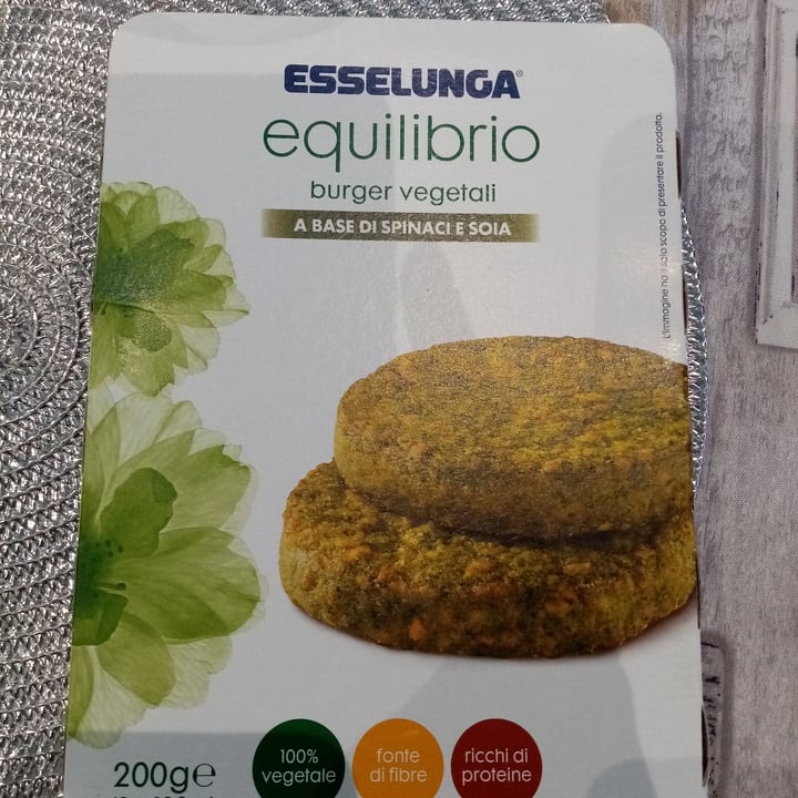 photo of  Esselunga Burger a base di spinaci e soia shared by @valeveg75 on  17 Jun 2022 - review