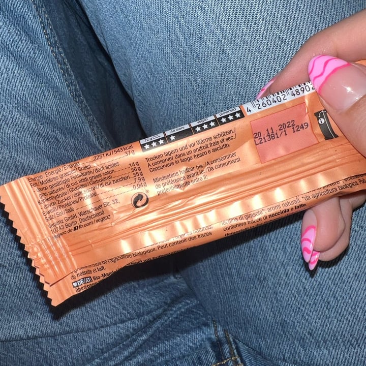 review photo of Veganz Choc Bar - Strawberry shared by @isischnd on 26 Jan 2022 - review