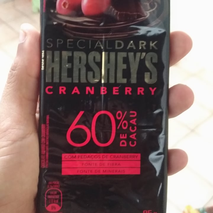 photo of Hershey's special dark 60% de cacau de cranberry shared by @jessilobato on  18 Mar 2022 - review