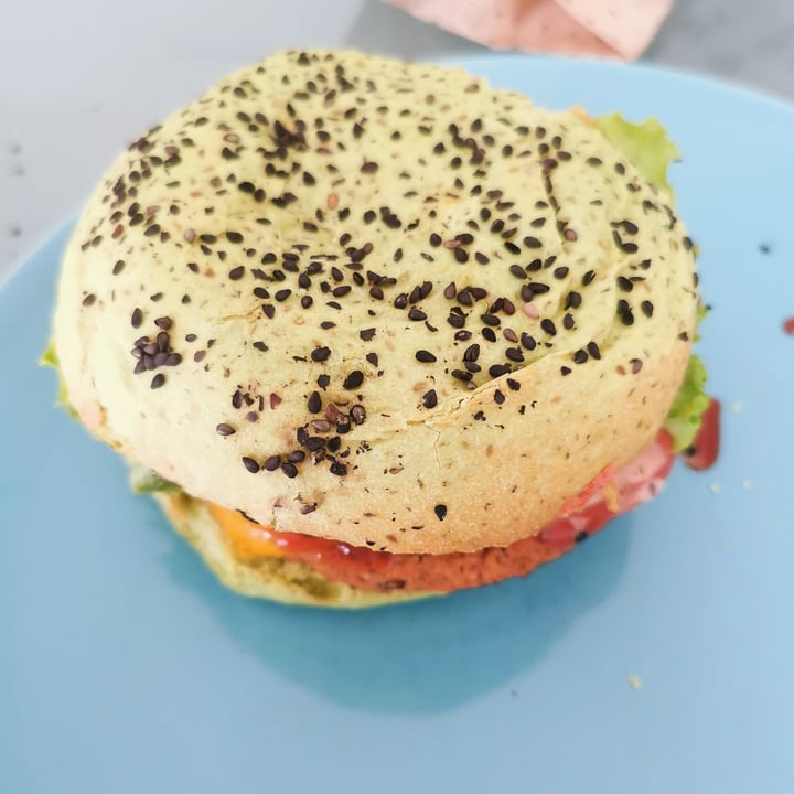 photo of Flower Burger cherry bomb shared by @jumbino on  30 Jun 2022 - review