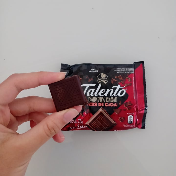 review photo of Talento Dark 70% cacau nibs de cacau shared by @veganamineira on 26 Oct 2022 - review