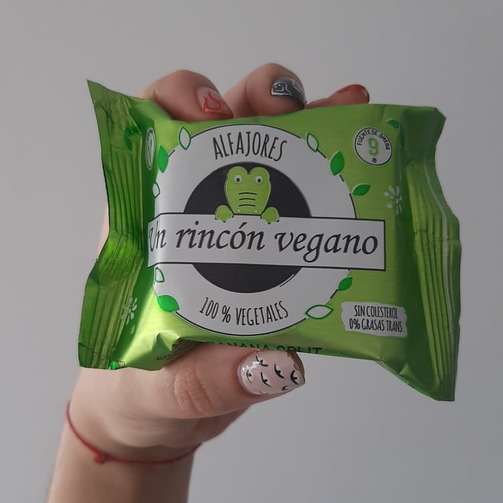 photo of Un Rincón Vegano Alfajor Banana Split shared by @arielfernandez on  20 Sep 2021 - review