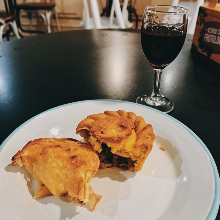 photo of Pastelaria Batalha Pastel De Nata Vegan shared by @goodvibesonly on  23 Dec 2019 - review