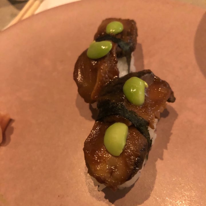 review photo of Mudrá Niguiris de shiitake shared by @minakovsky on 22 Feb 2021 - review