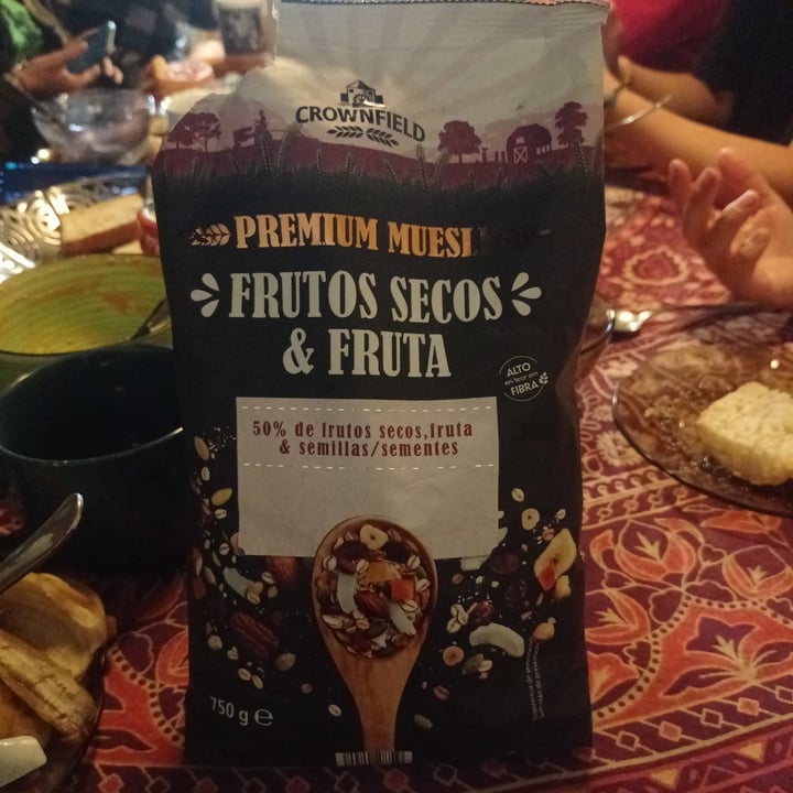 photo of Crownfield Premium muesli, frutos secos y fruta shared by @ratita-libre on  20 Oct 2022 - review