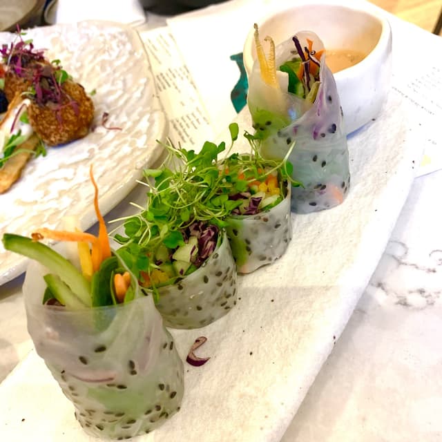Photo of the dish “Vietnamese raw roll”