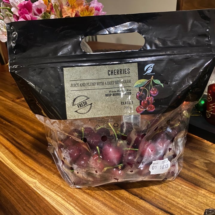 photo of Checkers cherries shared by @marcytheresa on  11 Dec 2022 - review