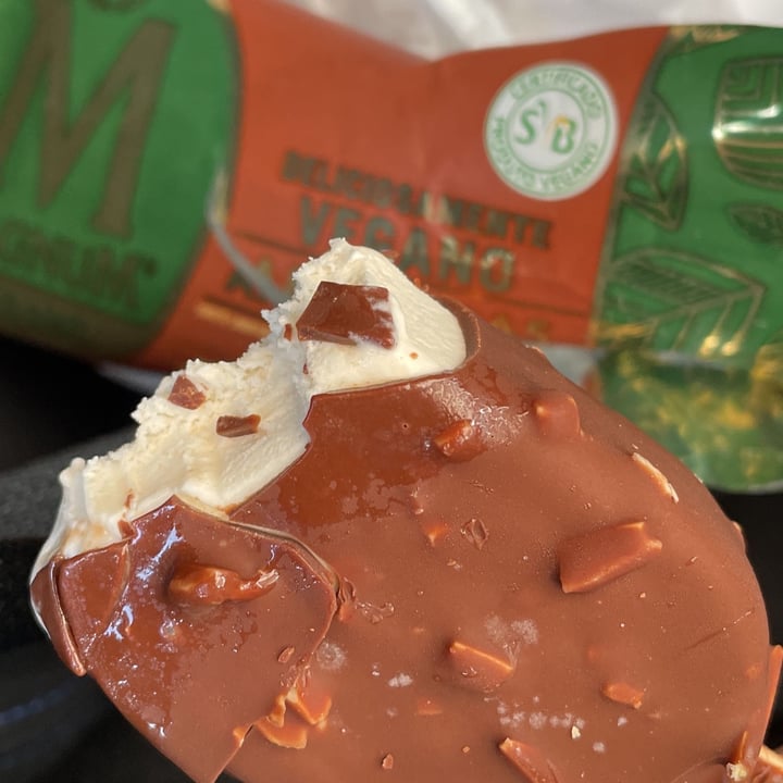 photo of Kibon  Magnum De Amêndoas shared by @crisqa on  22 Apr 2022 - review